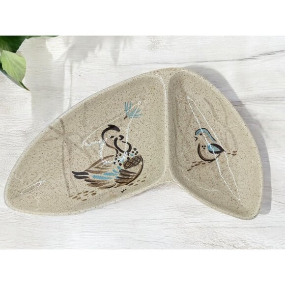 Vintage Red Wing Pottery Divided Ceramic Veggie Bowl Dish Quail Bird Bob White H - Picture 1 of 8